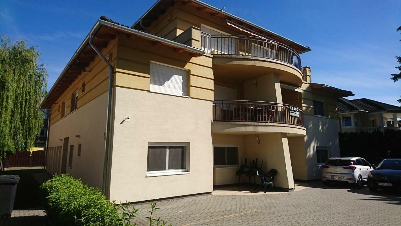 Yellow Sun Apartman Siofok Dış mekan fotoğraf